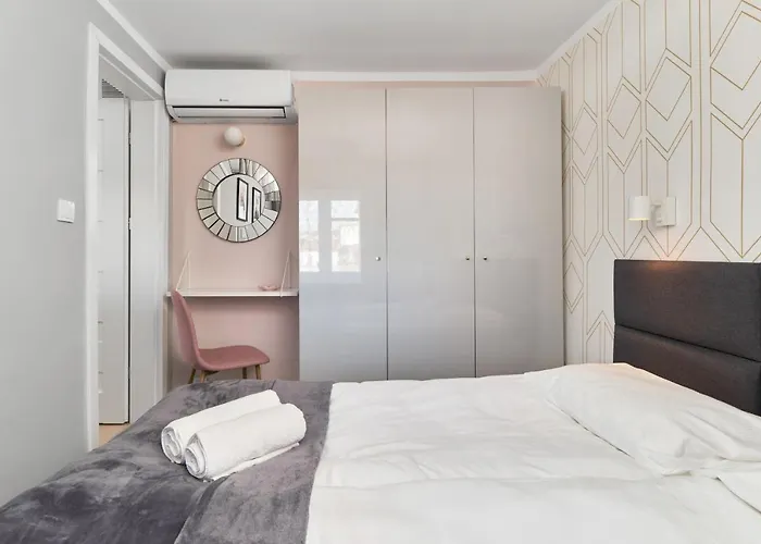 Kotlarska Market Square With Airconditioning By Renters Wrocław