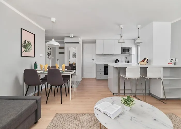 Kotlarska Market Square With Airconditioning By Renters Wrocław