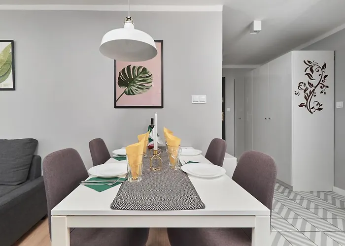 Kotlarska Market Square With Airconditioning By Renters *